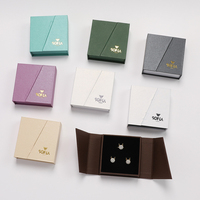 Boîte à bijoux en carton à double porte avec logo personnalisé, boîte à collier, boîte à pendentif, boîte à boucles d'oreilles de luxe avec rubans