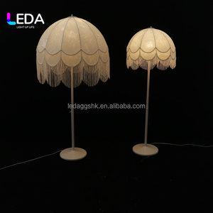 Lampadaire LEDA vintage à pampilles pour allée de mariage, lumière d'ambiance romantique pour événements, fêtes et cérémonies - Product Image 3