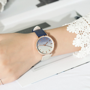 Reloj de pulsera para mujer, nuevo, con diseño de bosque de ensueño, esfera pequeña y bonito diseño degradado - Product Image 3