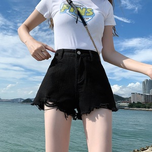 Shorts de mezclilla blancos rasgados de cintura alta con dobladillo deshilachado, corte en A, pierna ancha, asimétricos, estilo Ins, de moda para mujer, para verano - Product Image 3