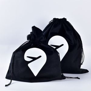 Sac de rangement de luxe en velours noir avec logo personnalisé pour tuiles de mahjong, doublure en satin, idéal pour sacs à main, parfums et cosmétiques - Product Image 1