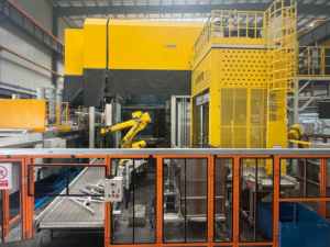 ระบบสกัดชิ้นส่วน PLC และเกียร์หุ่นยนต์ใหม่สำหรับการหล่อขึ้นรูปด้วยแรงดันสูง รองรับน้ำหนักได้ 800 กิโลกรัม พร้อมมอเตอร์ไฟฟ้าสำหรับการจัดการชิ้นส่วนตัวถังรถยนต์ - Product Image 3