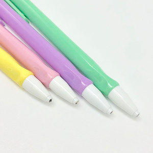 OEM Macron Color promocional único plástico bala lápiz de empuje buen barril de goma lápiz mecánico con sacapuntas 2mm - Product Image 3