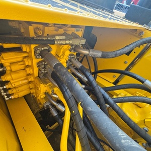 โครงการวิศวกรรมคุณภาพสูง ใช้เวลาทำงานน้อย: รถขุดไฮดรอลิกแบบตีนตะขาบ Komatsu PC220 มือสอง น้ำหนัก 22 ตัน - Product Image 5