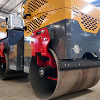 Kostenloser Versand EURO 5 EPA CE Handgeführte Hydraulische Mini-Straßenwalze Doppeltrommel-Vibrationswalze für Asphalt Lieferant Fabrik