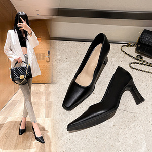 Chaussures à talons hauts à bout pointu pour femmes, en cuir, décontractées, d'été, à motif uni, <span class=keywords><strong>petit</strong></span> <span class=keywords><strong>talon</strong></span>, logo frontal, longueur ras du sol, vente en gros - Product Image 2