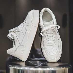 Zapatos deportivos para hombre al por mayor, con suela gruesa, blancos, de fondo plano, casuales, para ir al trabajo, ligeros y transpirables, tipo skate. - Product Image 3