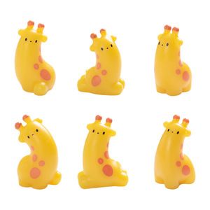 Figura de jirafa de dibujos animados en miniatura, adorno de resina con forma de animal para escritorio, coche, decoración interior y exterior - Product Image 1