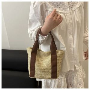 Sac fourre-tout en PVC à motif noué, sacs à main petits en paille tressée, personnalisables, de style italien, de Yiwu - Product Image 3
