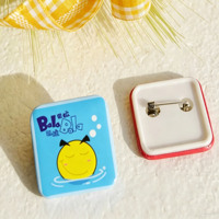 Épingles en métal acrylique personnalisées sur mesure en forme carrée avec badges à thème de dessins animés pour la décoration des vêtements d'enfants, cadeaux