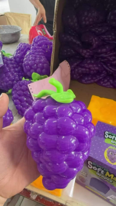 Jouets Squishy Géants en Gros : Banane, Fraise, Raisin, Carotte, Fromage, et Jouet Squishy Extra Large en Forme de Boulette – Jouet Anti-Stress - Product Image 2