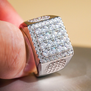 Anello dal Design Stile Palazzo, Elegante Anello da Dito per Donne - Product Image 4
