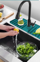 Tapis anti-gouttes en silicone pour évier de cuisine, auto-drainant, incliné, avec ouverture de robinet réglable pour salle de bain et évier de bar