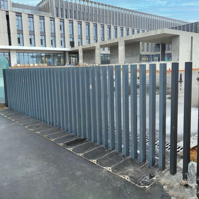 Chất lượng tốt không gian công cộng đường lái xe dễ dàng hoạt động cổng an toàn hàng rào nhôm có thể thu vào hàng rào