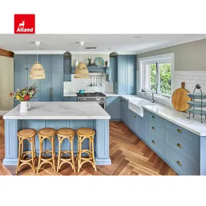 Mobile da Cucina in Stile Hampton Nordico Classico di Design dalla Cina, con Ante Shaker Chic e Accoglienti Blu Ghiaccio e Frigorifero per Vini - Product Image 2