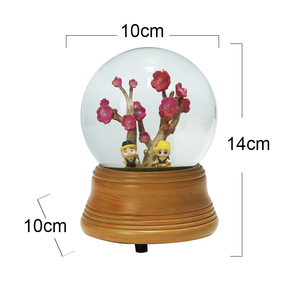 <span class=keywords><strong>Globe</strong></span> <span class=keywords><strong>en</strong></span> verre de mariage moderne saint-valentin, lumières décoratives boule de neige personnalisée avec Base <span class=keywords><strong>en</strong></span> <span class=keywords><strong>bois</strong></span> - Product Image 3