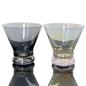 Bol de glace Martini en <span class=keywords><strong>verre</strong></span> à cocktail <span class=keywords><strong>sans</strong></span> <span class=keywords><strong>pied</strong></span> coloré Suie électrolytique en <span class=keywords><strong>verre</strong></span> cristal - Product Image 1