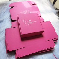 50pcs personnalisé découpé boîte postale Carton plat Pip noir expéditeur boîtes d'affranchissement avec Logo