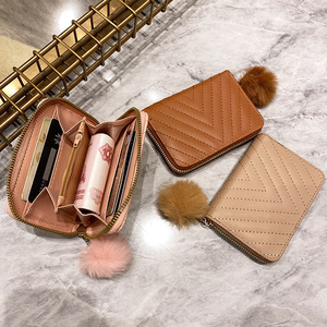 Ví nữ ngắn 2024 mùa xuân và mùa hè mới V hạt thêu ly hợp túi thời trang giản dị ví tiền xu đơn giản Túi vuông nhỏ - Product Image 3