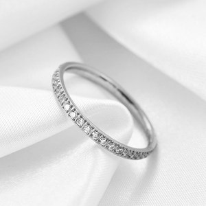 Bague unisexe en acier inoxydable 304, minimaliste, avec une seule rangée de zircons de 2 mm de large, bijou cadeau - Product Image 3