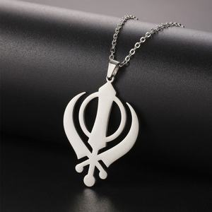 Collier personnalisé résistant à l'eau plaqué or 14k 18k en acier inoxydable 316l avec pendentif épées et couteaux pour femmes - Product Image 3