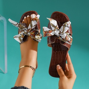 Nouvelles <span class=keywords><strong>Sandales</strong></span> <span class=keywords><strong>Plates</strong></span> à Nœud pour Femmes 2026, Grandes Tailles 35-44, Chaussons d'Été Décontractés à Bout Ouvert pour la Maison et la Plage, Vente en Gros - Product Image 6