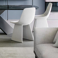 Chaise de salle à manger élégante, durable et moderne avec design ergonomique, revêtement en daim vert, pieds en métal, OEM pour la maison, le bureau et l'hôtel