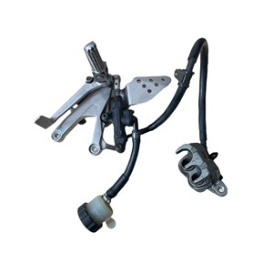 Dischi Freno Posteriori Compatibili con Yamaha R6 1999-2000 Nuovi in Acciaio e Plastica - Product Image 1