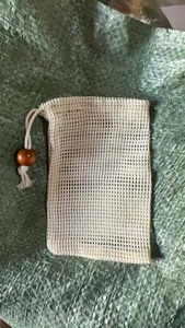 Sac à savon en tissu nylon biologique avec logo personnalisé, filet en maille, cordon de serrage, emballage, économiseur de savon, pochette cadeau, propriétés exfoliantes - Product Image 6