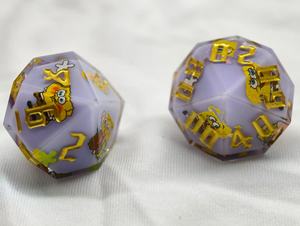 Set di Dadi Poliedrici in Resina Musenluo Dnd, 7 Pezzi con Adesivi Integrati e Colore/Logo Personalizzabile per Giochi da Tavolo <span class=keywords><strong>SpongeBob</strong></span> 14+ - Product Image 6