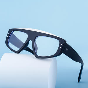 Gafas de sol unisex ZS-98068 estilo ojo de gato, UV400, montura de PC, lentes negras, protección solar a la moda para conducir al aire libre y fiestas. - Product Image 4