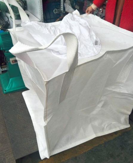 Bao jumbo đựng cát 4 Bao Jumbo đựng cát tải trọng lớn, chất liệu PP dệt bền chắcBao Jumbo đựng cát 1 tấn – 2 tấn cho công trình xây dựng Bao Jumbo đựng cát đáy xả, miệng rộng, dễ bốc dỡ Bao Jumbo đựng cát giao nhanh tại miền Bắc Bao Jumbo đựng cát chất lượng cao, giá cạnh tranh Bao Jumbo đựng cát chống ẩm, an toàn khi vận chuyển Bao Jumbo đựng cát sử dụng cho khai thác và vận chuyển vật liệu