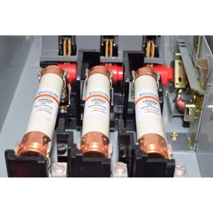 Interrupteur de sécurité fusible Ge Th3362 3 pôles 60 ampères 600 volts AC Nema 1 Spec Setter - Product Image 4