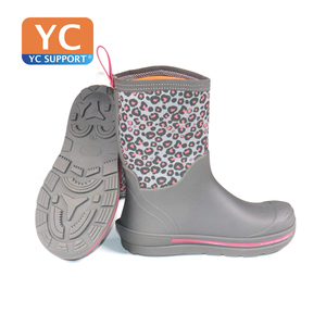 أحذية مطر للأطفال تغطي الكاحل، أحذية مطاطية خفيفة الوزن مقاومة للماء للأولاد والبنات - Product Image 4