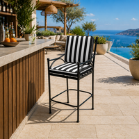 Chaise de bar extérieure moderne de luxe, style Côte d'Azur, coussin rayé noir et blanc, tabouret de bar en aluminium pour salon