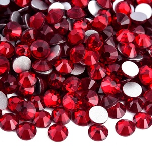 Strass en verre non thermocollants de haute qualité en gros de l'usine Oleeya, emballage en vrac, strass à dos plat pour la décoration des ongles - Product Image 3