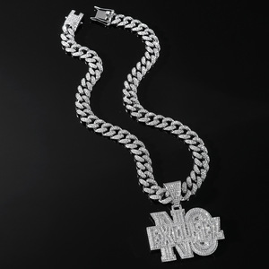 Collana con ciondolo a doppio strato 3D con lettera alla moda, tempestata <span class=keywords><strong>di</strong></span> zirconi, placcata oro 14K, in lega <span class=keywords><strong>di</strong></span> zinco, con catena a maglie cubane, stile Hip Hop - Product Image 4