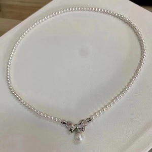 Collier en perles d'eau douce naturelles pour femmes, chaîne de clavicule haut de gamme, bijoux de mode polyvalents et légers de luxe - Product Image 1