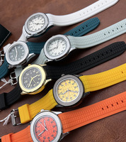Reloj de Cuarzo de Lujo para Hombre, 43 mm de Diámetro, Correa de Silicona Roja, Logotipo Personalizado, Nuevo Estilo Casual de Negocios con Puntero