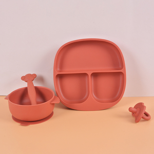 Ensemble de boîte cadeau pour nouveau-né, ensemble de vaisselle pour bébé de qualité alimentaire, bavoir fourchette cuillère, qualité supérieure, pièces - Product Image 4
