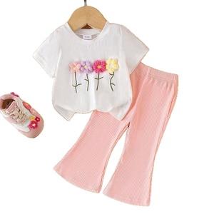 Conjunto de Dos Piezas para Niñas Pequeñas, <span class=keywords><strong>Ropa</strong></span> de Verano, Top de Manga Corta con Estampado Floral Tridimensional y Pantalones Acampanados - Product Image 5