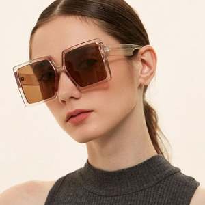 Vente chaude 2021, lunettes de soleil vintage à la mode, logo personnalisé, vente en gros, lunettes de soleil carrées à grande monture en plastique pour femmes - Product Image 2