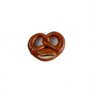 Llavero de pretzel trenzado hecho a mano al por mayor con colgante de fruta Songbei y imán de nevera personalizable - Product Image 6