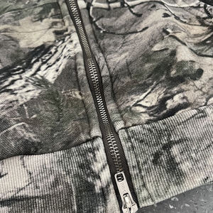 高品質カスタム迷彩柄プルオーバーパーカー デジタルプリントリアルツリーカモフラージュジッパー付きメンズパーカー キュービック刺繍入りパーカー - Product Image 3