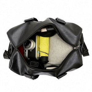 Sac de voyage de sport en cuir imperméable de grande taille avec logo personnalisé, sac de week-end en PU - Product Image 3