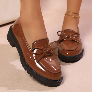 Zapatos de mujer Mocasines de cuero estilo inglés para mujer, superficie brillante, tacón bajo, con decoración de lazo, zapatos casuales de una sola pieza - Product Image 5