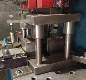 Moule de presse à clip en acier, précision industrielle, outils de poinçonnage en métal de haute qualité - Product Image 4