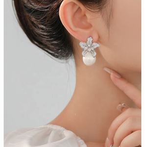 Luxurious New Geometric Pearl <b>Stud</b> Earrings Women Gold Plated Tibetan <b>Silver</b> Zircon Main Stone Stylish Versatile Design - Product Image 5