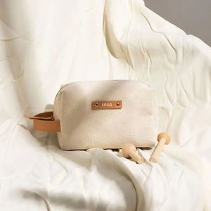 Pochette de voyage en toile grande capacité, personnalisable avec logo, différents styles, pour maquillage et articles de toilette, idéale comme cadeau promotionnel. - Product Image 4