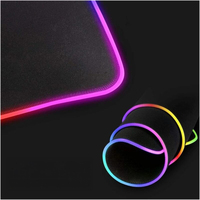 Tapis de souris RGB avec éclairage LED sur les bords, surface douce, base en caoutchouc antidérapante pour configuration de jeu